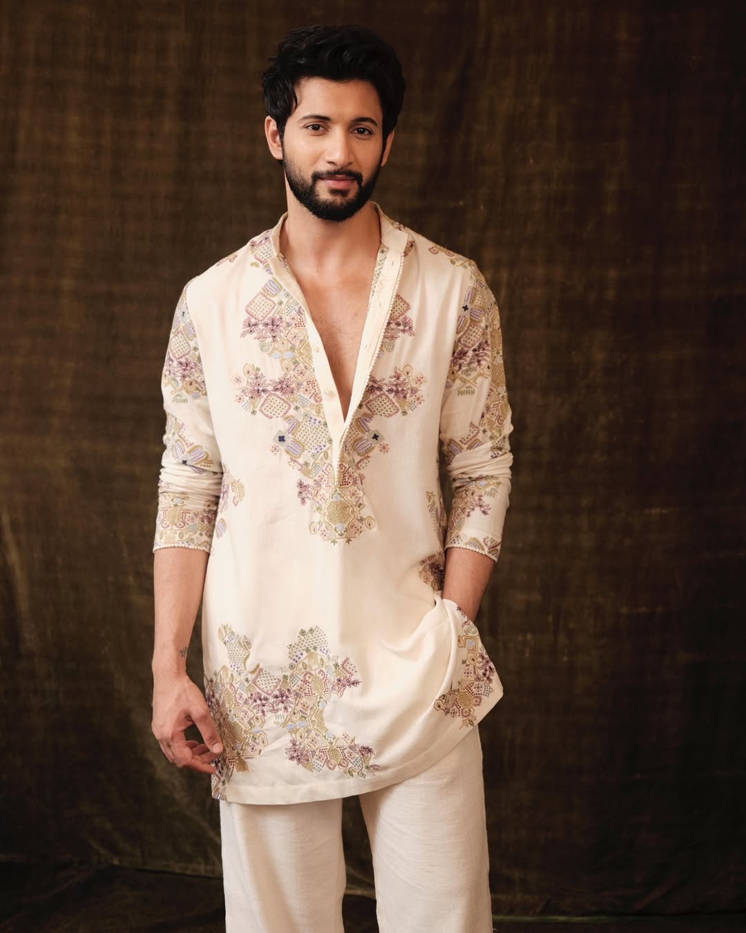 Ivory Off-White Embroidered Kurta Pajama Set for Men